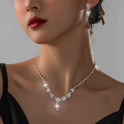 Ensemble de bijoux élégant en strass 3 pièces (RDC)- Idéal pour : Mariages, soirées, et cadeaux.